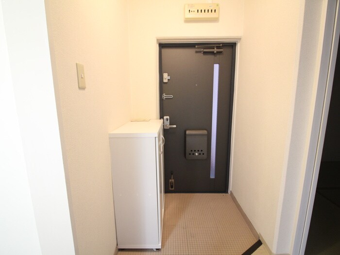 物件内観写真18　(玄関)