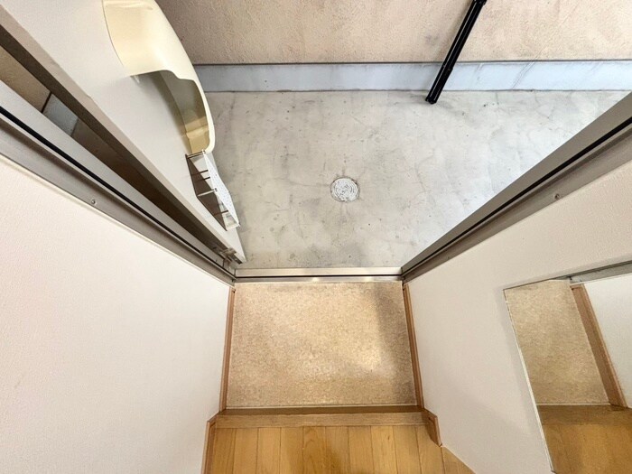 物件内観写真6　(玄関)