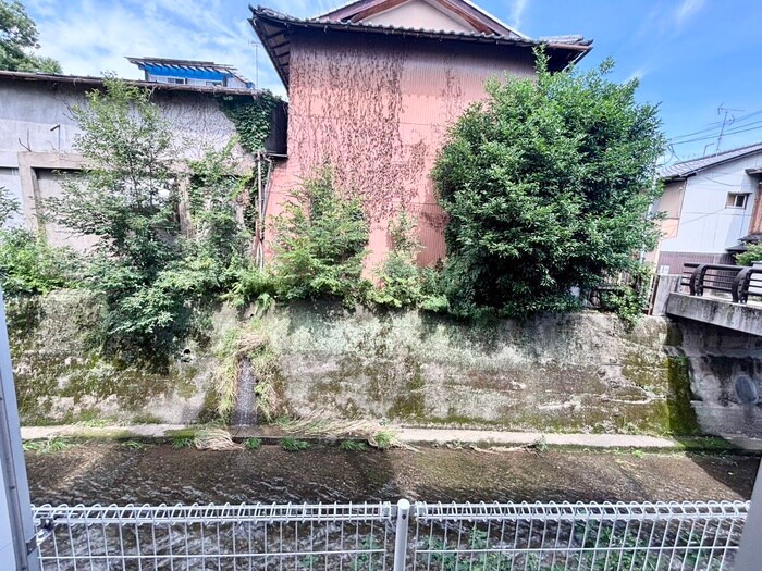 物件内観写真15　(室内からの展望)