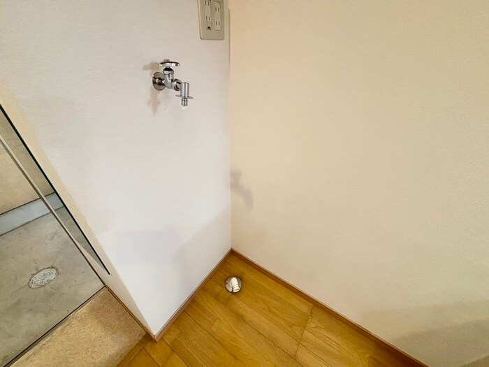 物件内観写真18　(洗濯機置場)