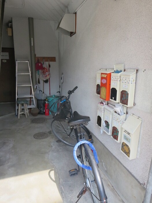 物件外観写真3　(エントランス部分)