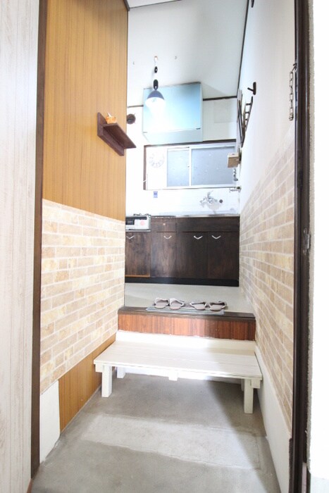 物件内観写真16　(玄関)