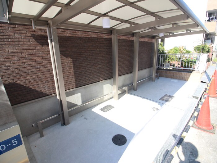 物件外観写真2　(駐輪場)