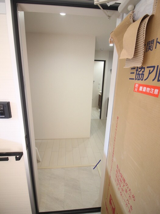 物件内観写真7　(玄関)