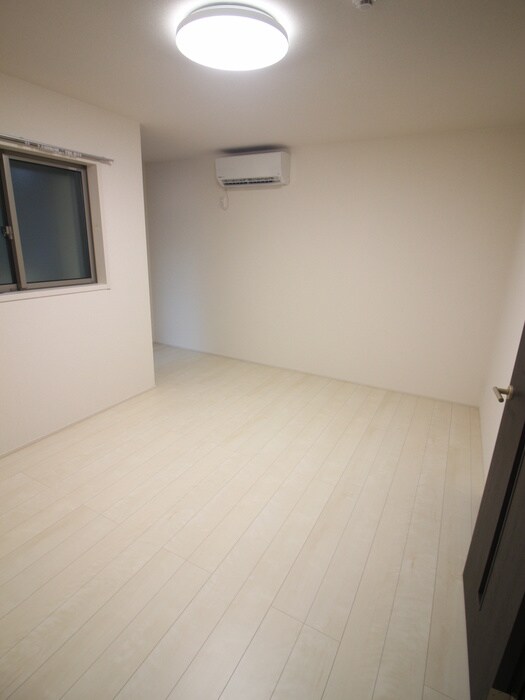 物件内観写真13　(居室)