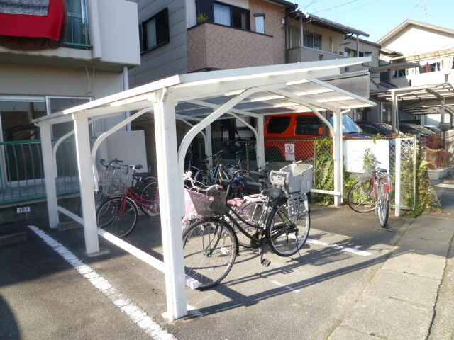 物件外観写真3　(駐輪場)