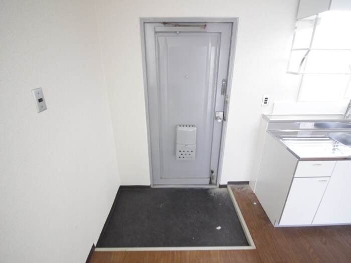 物件内観写真15　(玄関)