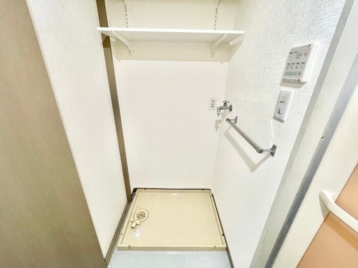 物件内観写真12　(洗濯機置場)