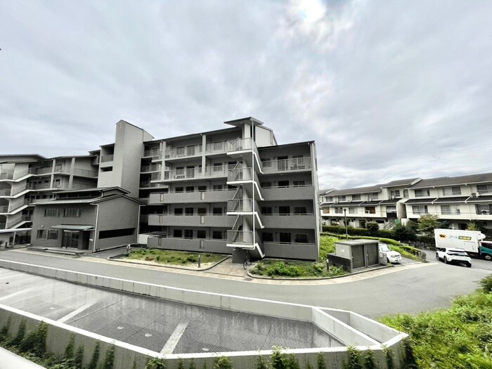 物件内観写真21　(室内からの展望)