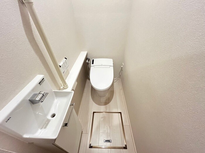 物件内観写真14　(トイレ)