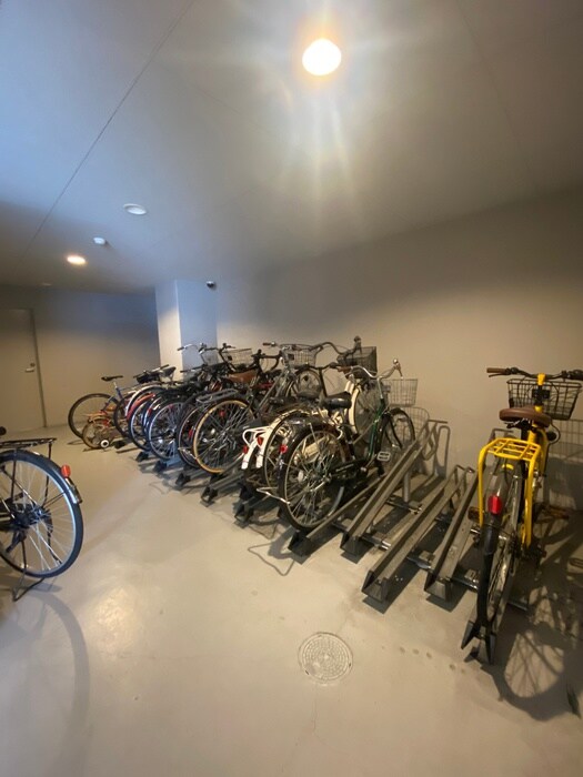 物件外観写真5　(駐輪場)