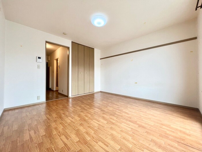 物件内観写真4　(居室)