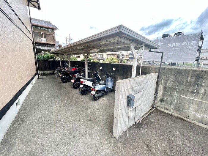 物件外観写真3　(駐輪場)