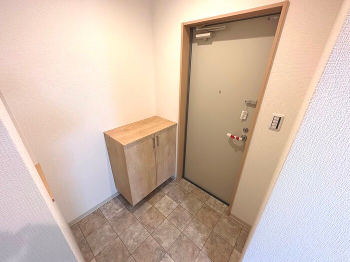 物件内観写真14　(玄関)