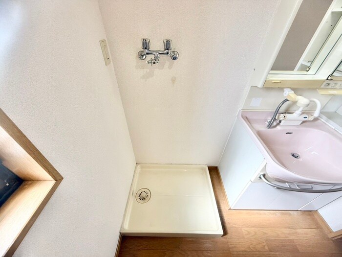 物件内観写真18　(洗濯機置場)