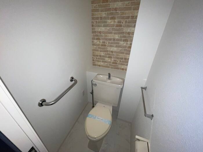 物件内観写真12　(トイレ)