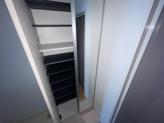 物件内観写真18　(靴箱)