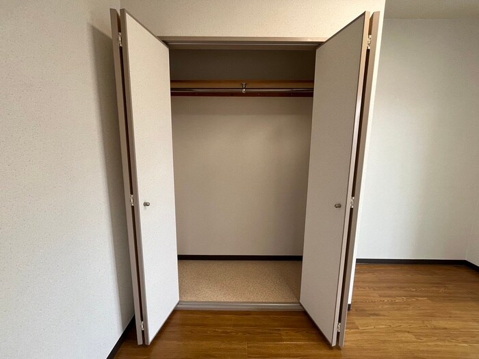 物件内観写真12　(収納)