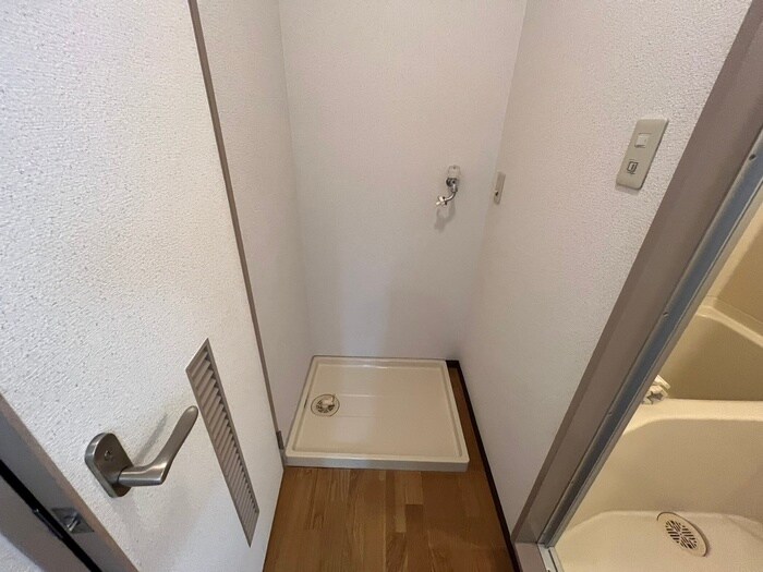 物件内観写真19　(洗濯機置場)