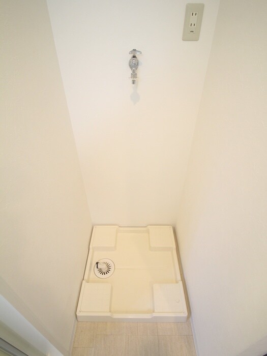 物件内観写真11　(洗濯機置場)