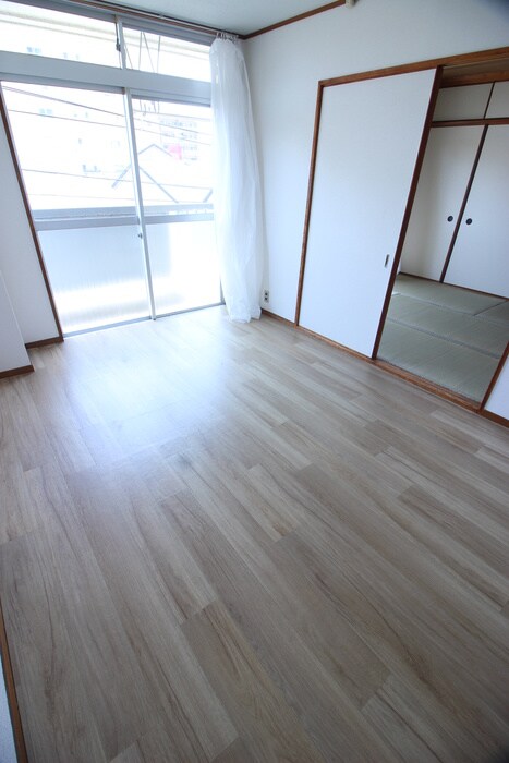 物件内観写真4　(居室)