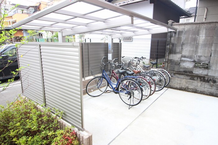 物件外観写真2　(駐輪場)