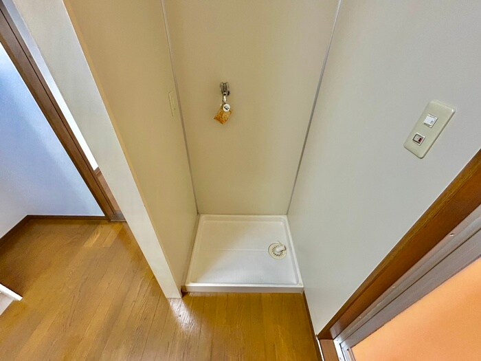 物件内観写真18　(洗濯機置場)