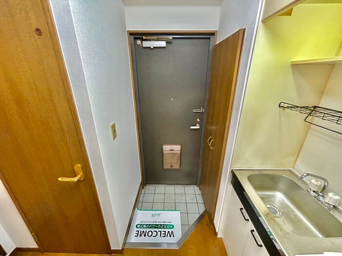 物件内観写真19　(玄関)