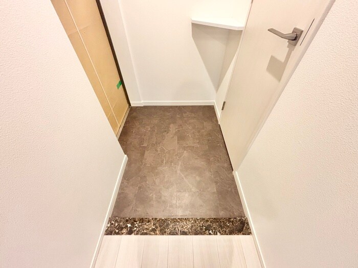 物件内観写真14　(玄関)