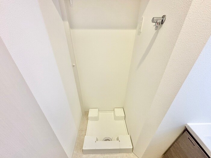 物件内観写真15　(洗濯機置場)
