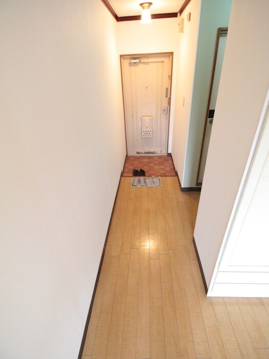 物件内観写真8　(廊下)