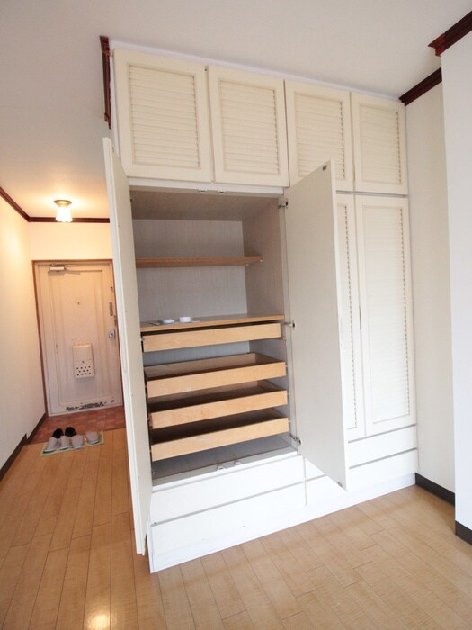 物件内観写真15　(収納)