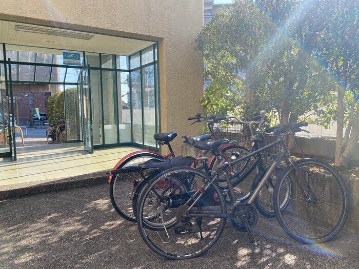 物件外観写真3　(駐輪場)