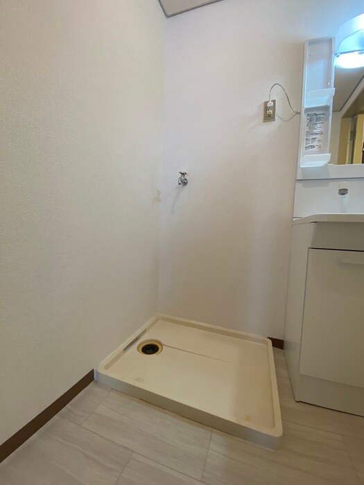 物件内観写真13　(洗濯機置場)