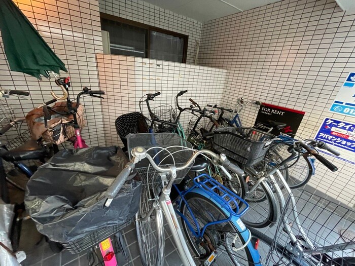 物件外観写真3　(駐車場)