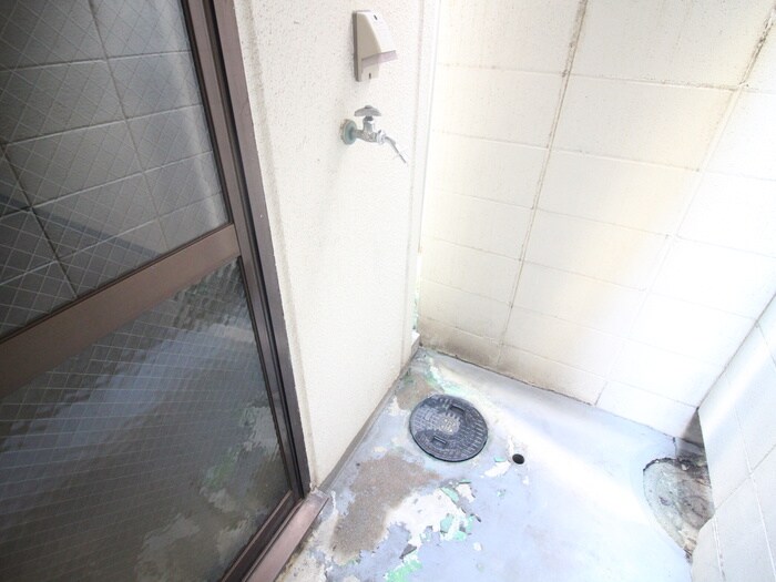 物件内観写真17　(洗濯機置場)