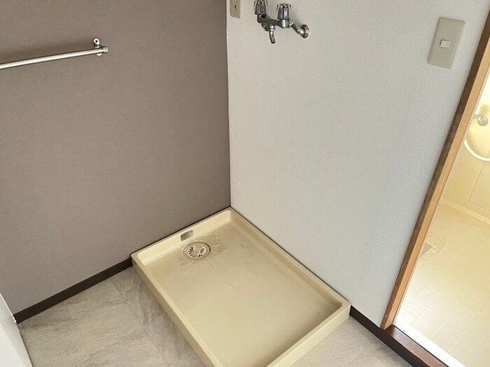 物件内観写真8　(洗濯機置場)