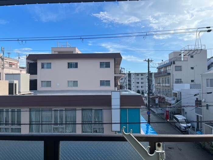 物件内観写真15　(室内からの展望)