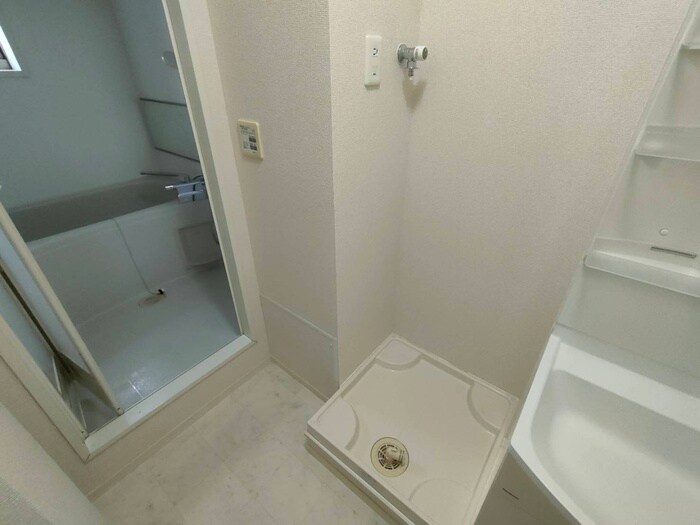 物件内観写真15　(洗濯機置場)