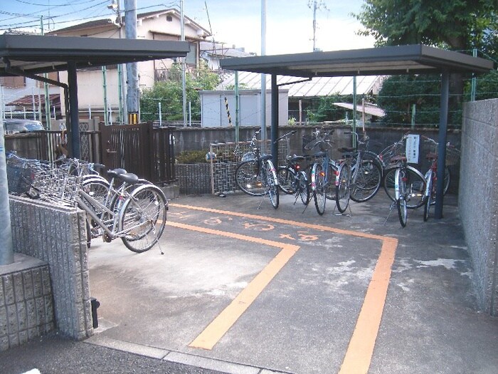 物件外観写真2　(駐輪場)