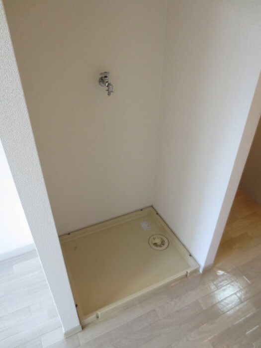 物件内観写真15　(洗濯機置場)