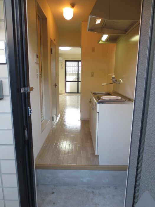 物件内観写真16　(玄関)