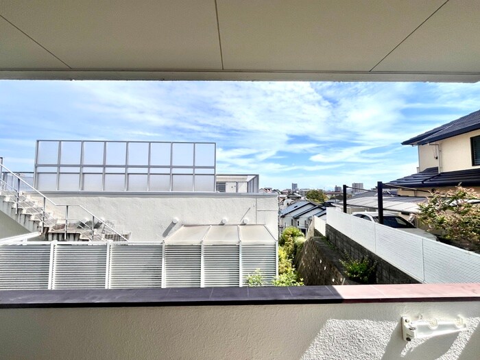 物件内観写真16　(室内からの展望)