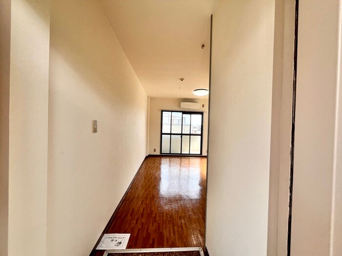 物件内観写真18　(廊下)