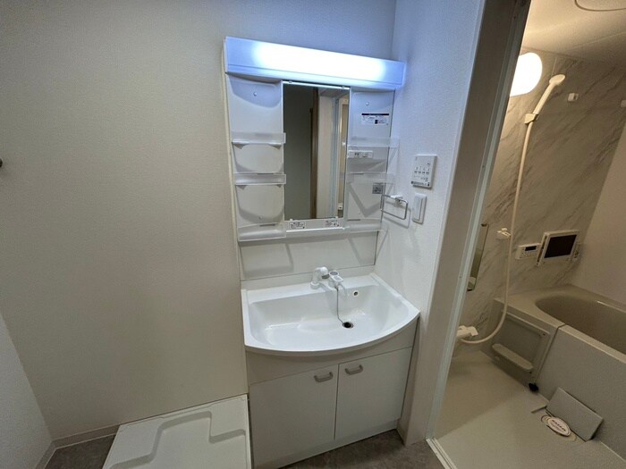 物件内観写真11　(洗面)