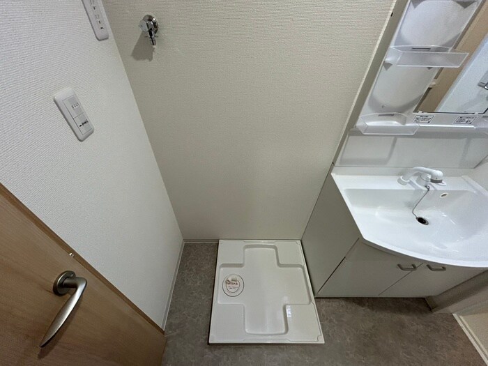 物件内観写真17　(洗濯機置場)