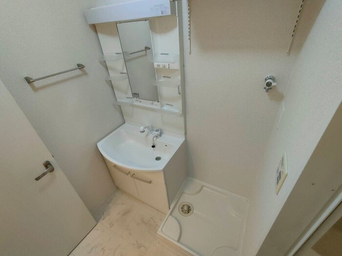 物件内観写真13　(洗濯機置場)