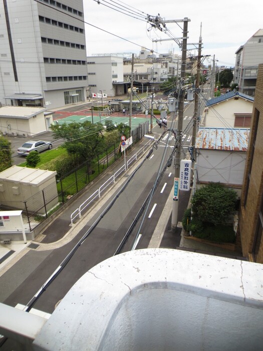 物件内観写真13　(室内からの展望)