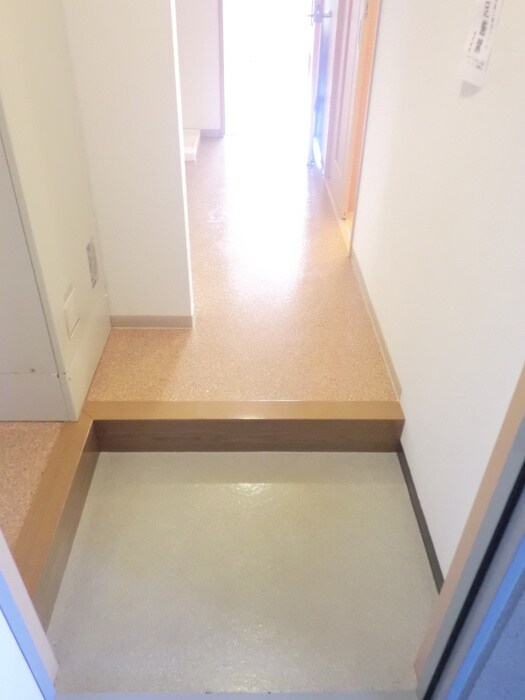 物件内観写真7　(玄関)