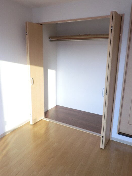 物件内観写真15　(収納)